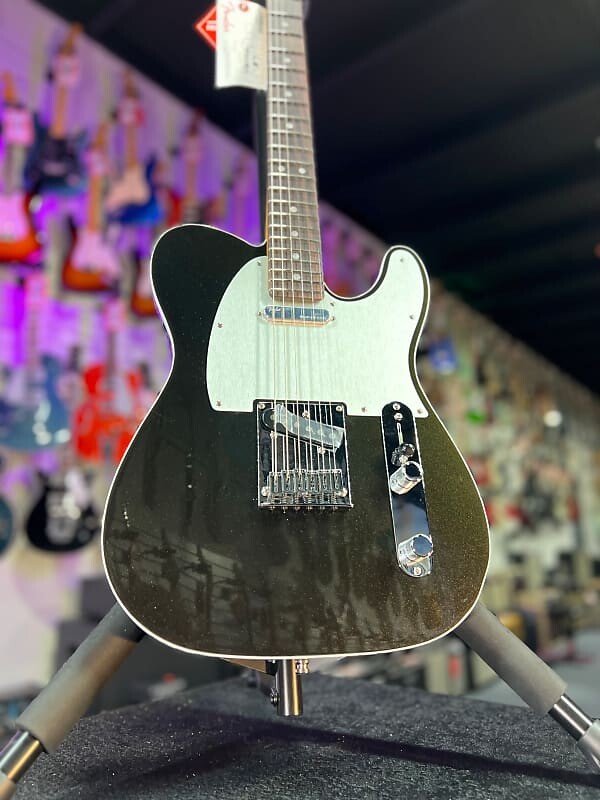 

Fender American Ultra Telecaster - техасский чай с палисандровой накладкой *БЕСПЛАТНЫЙ ПЛЕК ПРИ ПОКУПКЕ*! 300