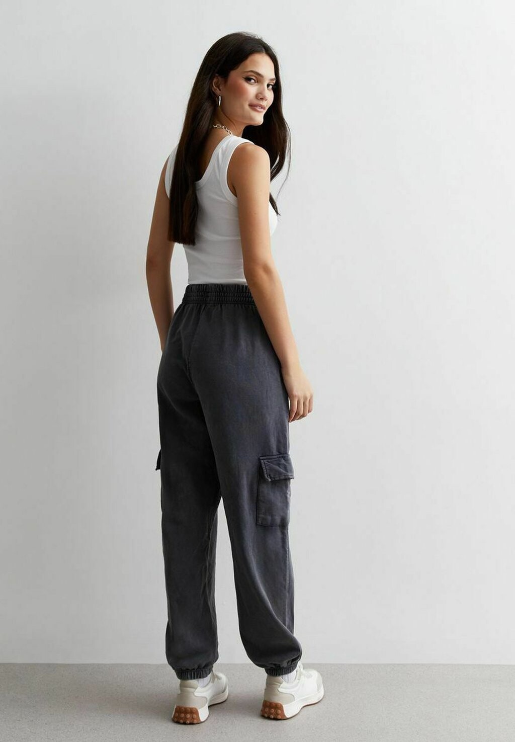 

Брюки-карго Acid Wash Cuffed New Look, цвет dark grey