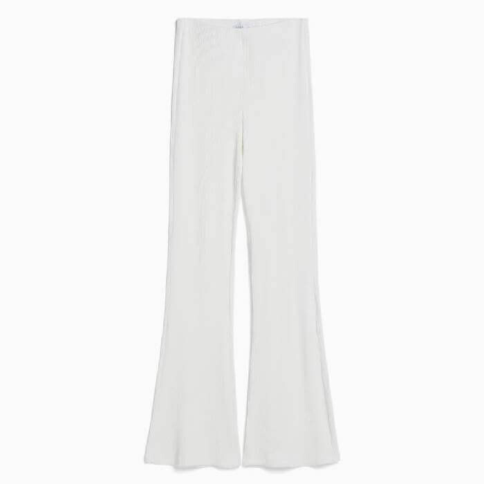 

Брюки Bershka Flare Ribbed, белый