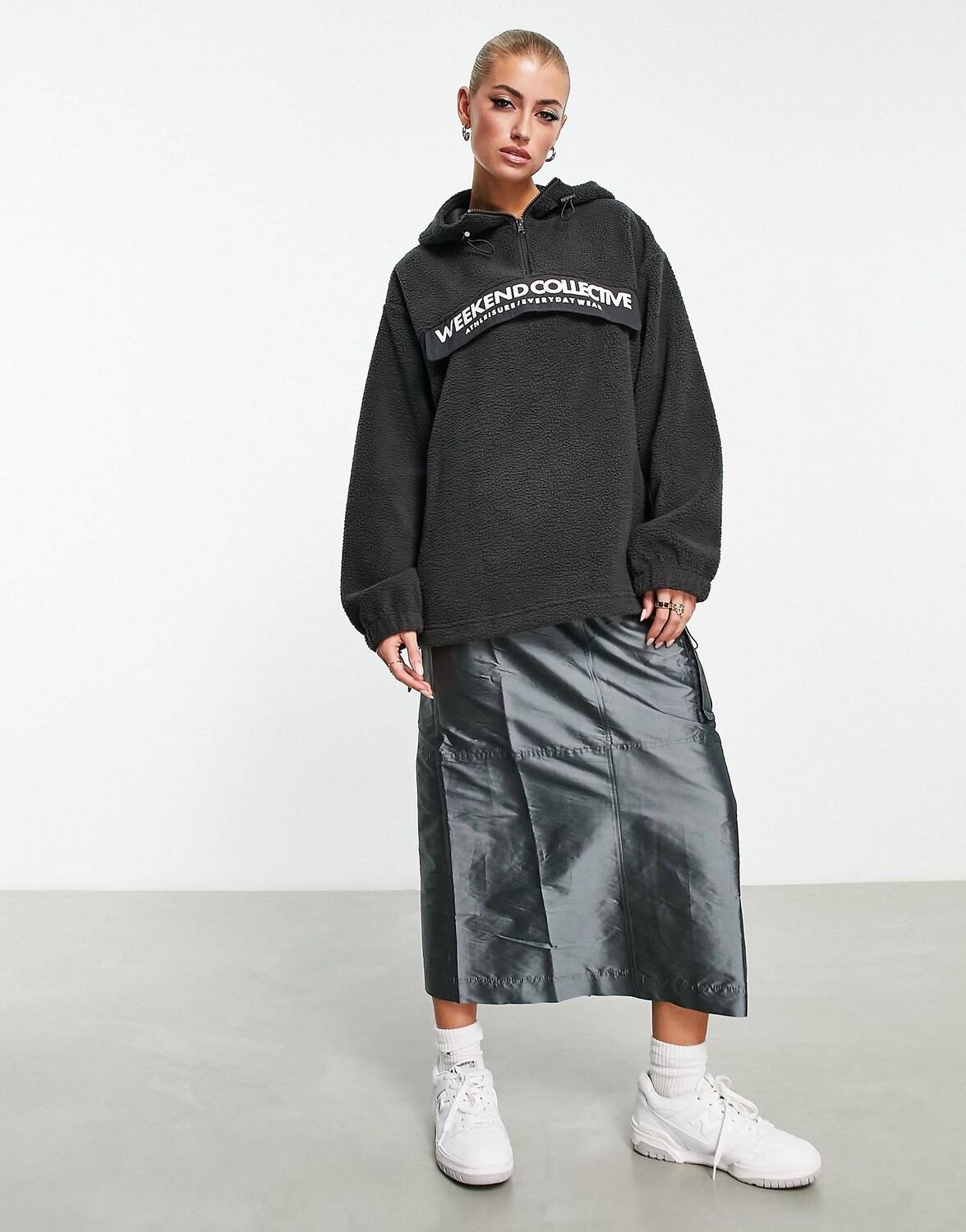 

Флисовая флисовая толстовка с капюшоном на молнии и нейлоновым карманом ASOS Weekend Collective, Серый