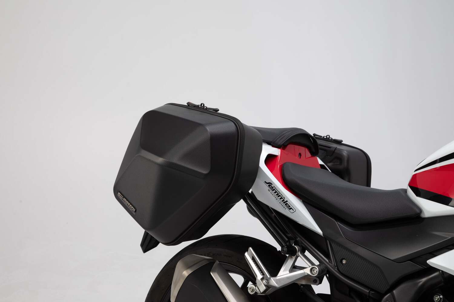 

Боковая система бокового корпуса SW-Motech URBAN ABS - 2x 16,5 л. Honda CB500F (16-18) / CBR500R (16-18).,