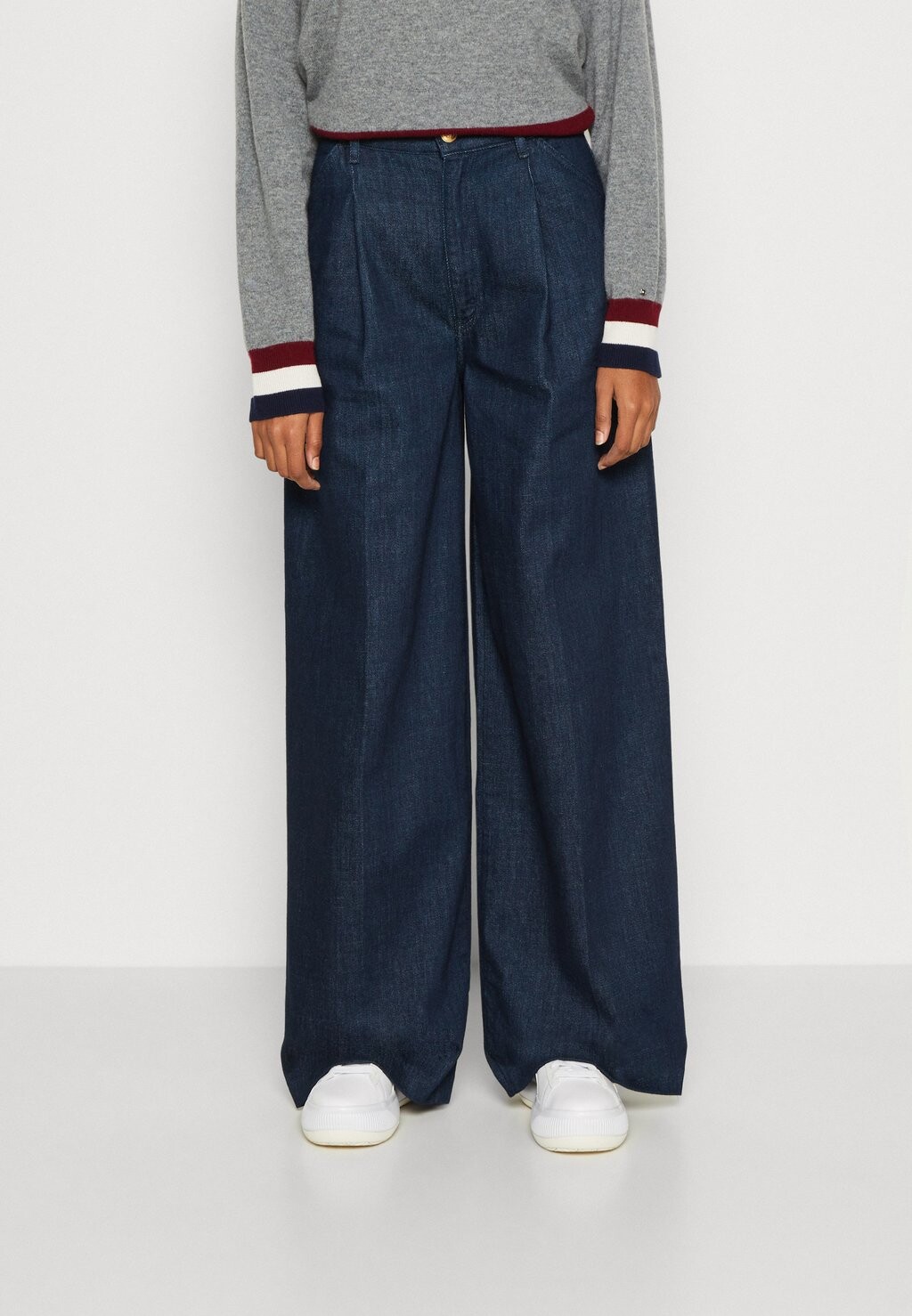 

Джинсы свободного кроя Tommy Hilfiger