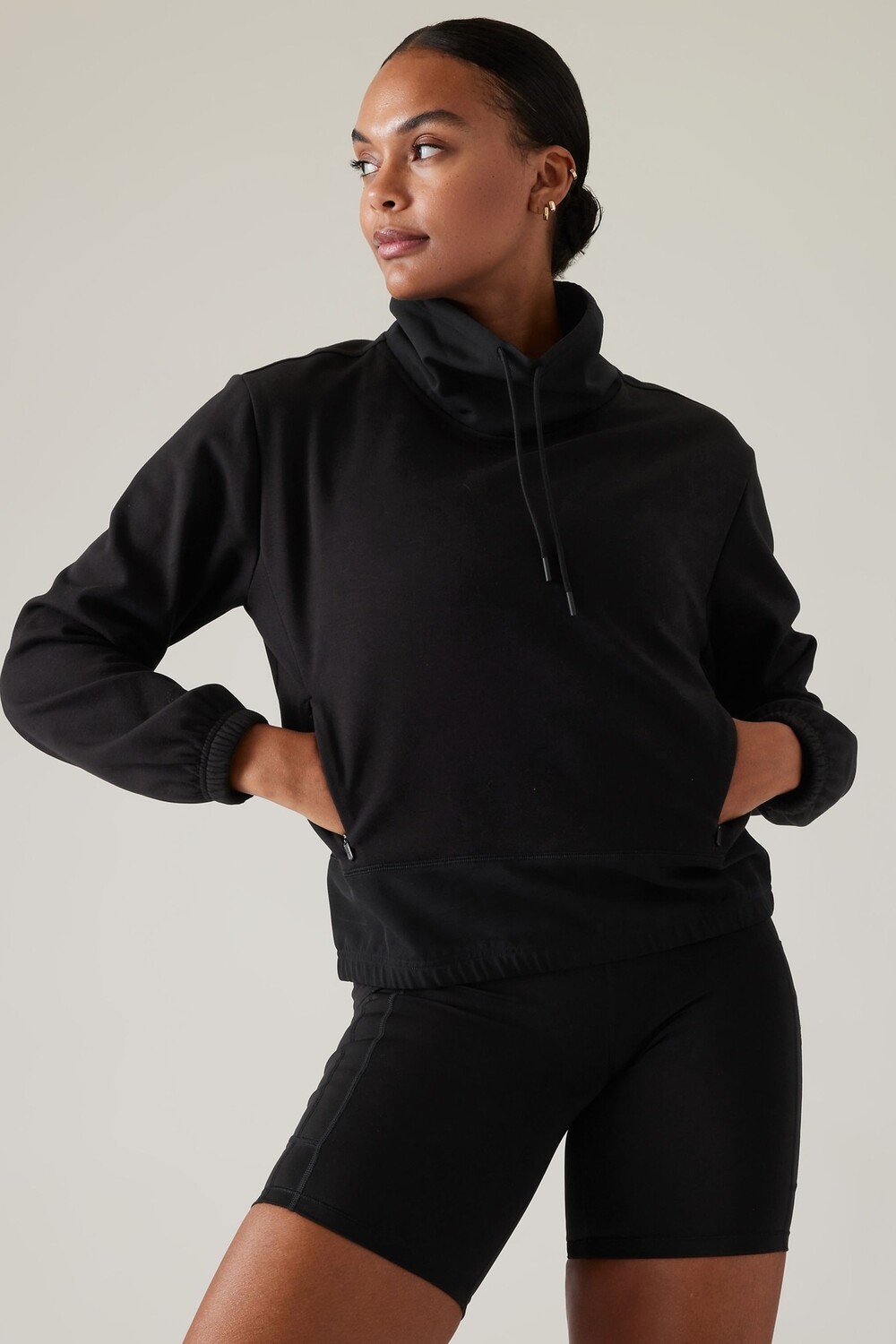 

Триумф Гибрид с широким воротником Athleta, черный