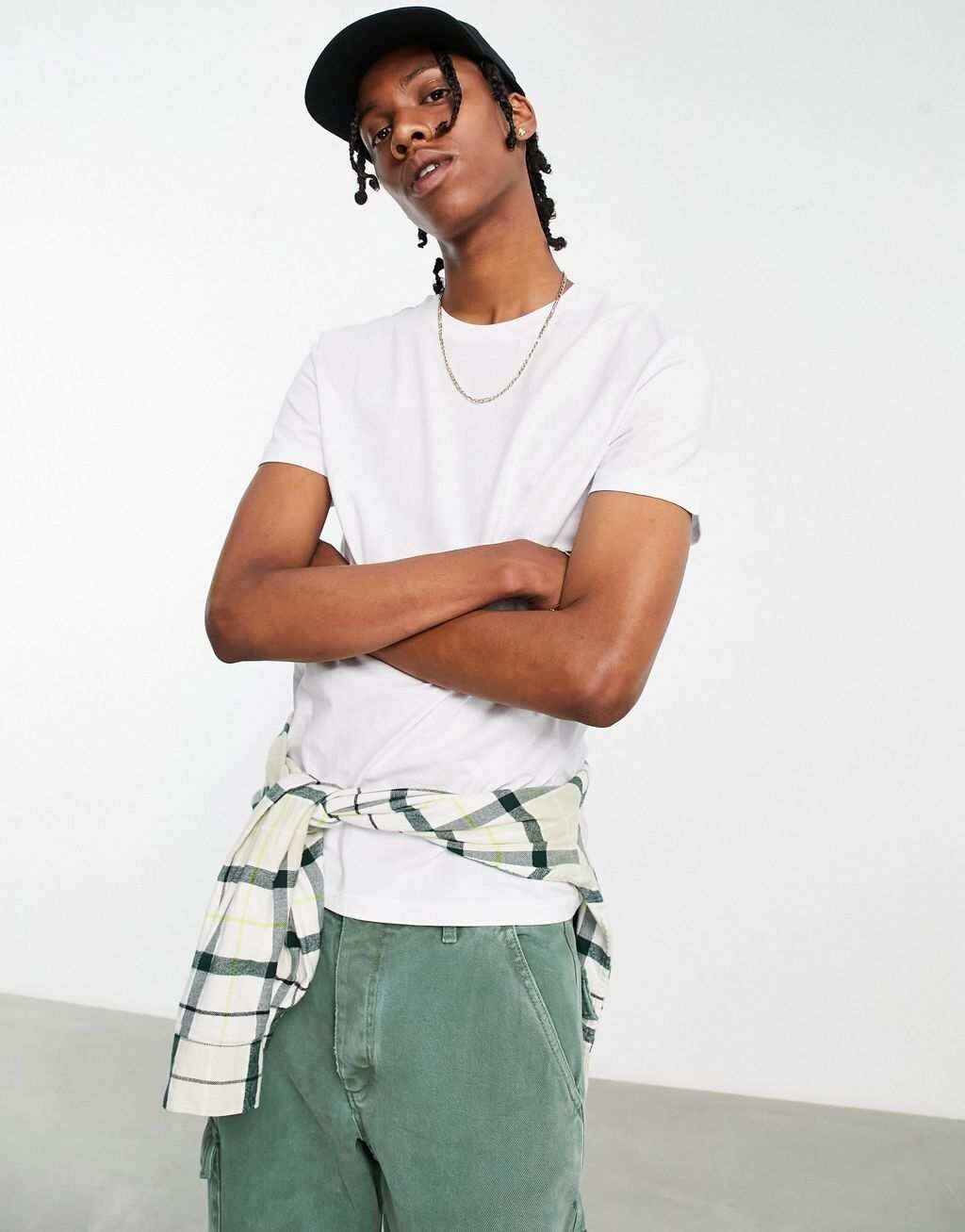 

Белая футболка Regular с логотипом Bershka