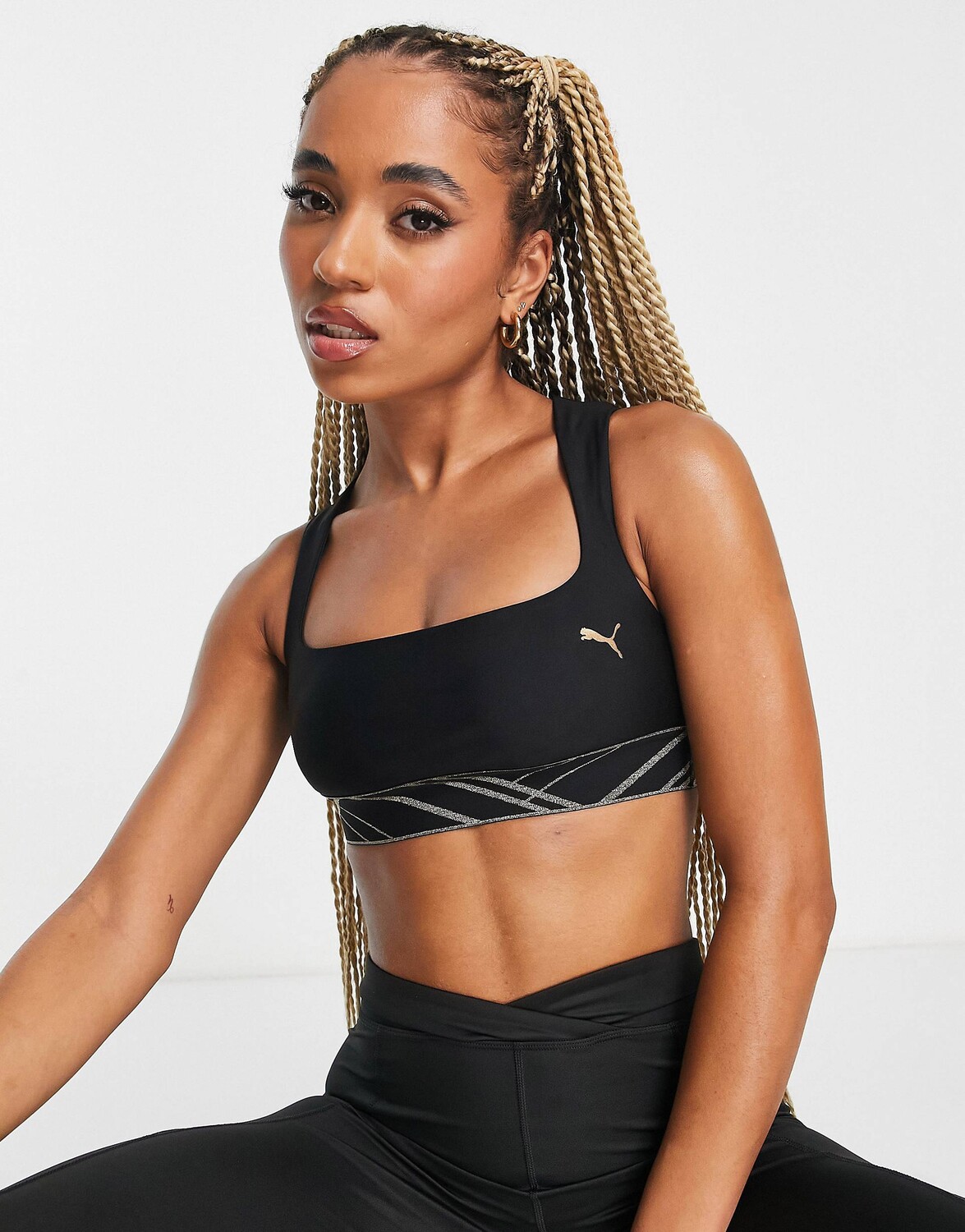 

Черный спортивный бюстгальтер со средней ударопрочностью Puma Deco Glam