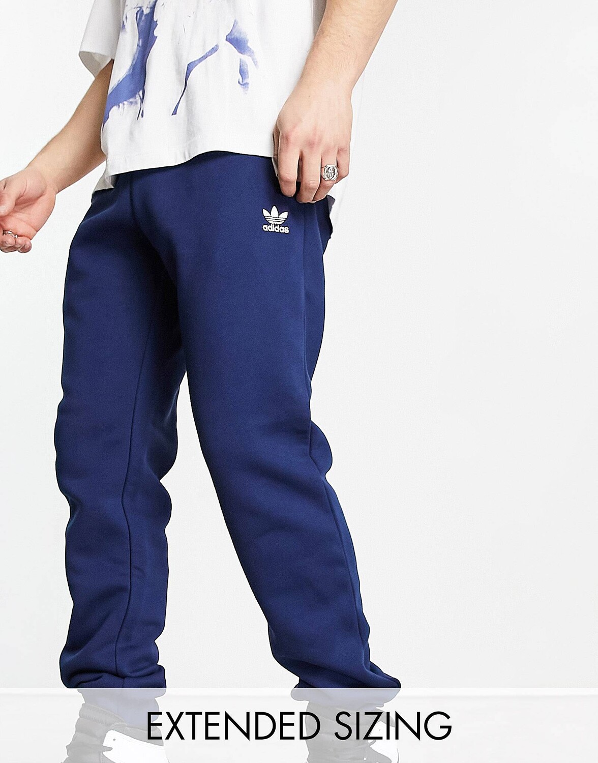 

Темно-синие джоггеры с трилистником adidas Originals Essentials