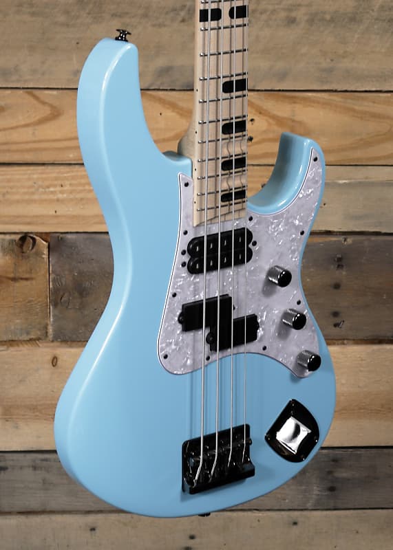 Yamaha Billy Sheehan Signature Attitude Limited 3 4-String Bass Sonic Blue с футляром Billy Sheehan Signature Attitude Limited 3 4-String Bass w/ Case