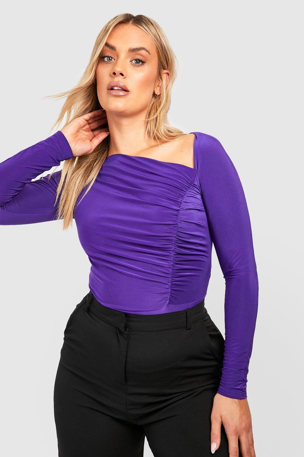 

Боди с асимметричным вырезом и рюшами Boohoo, фиолетовый