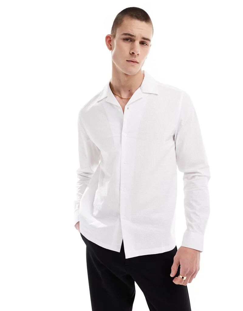 Белая рубашка из жатого хлопка с широким воротником ASOS