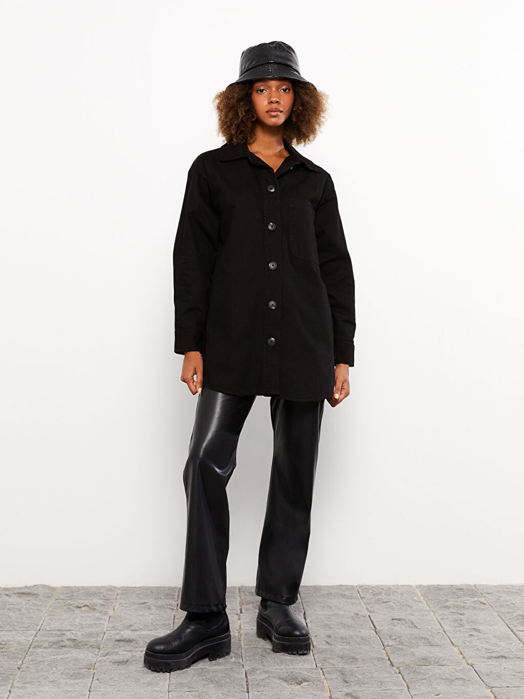 

Прямая женская куртка-рубашка из габардина с длинными рукавами LCW Casual, Черный