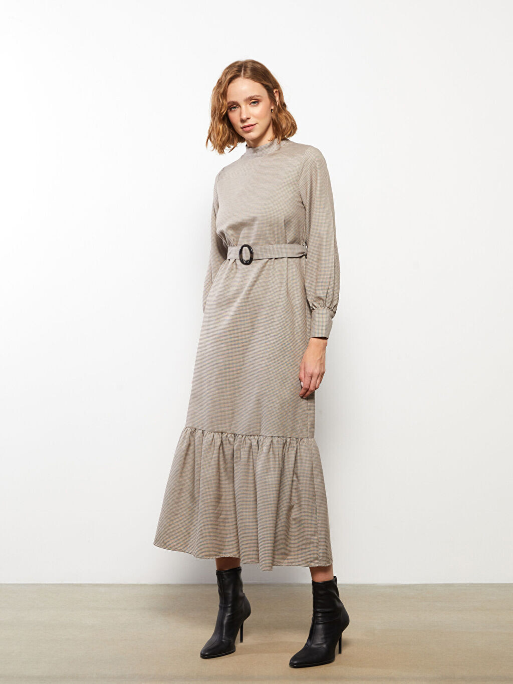 

Женское платье в клетку с высоким воротником и длинными рукавами LCW Modest