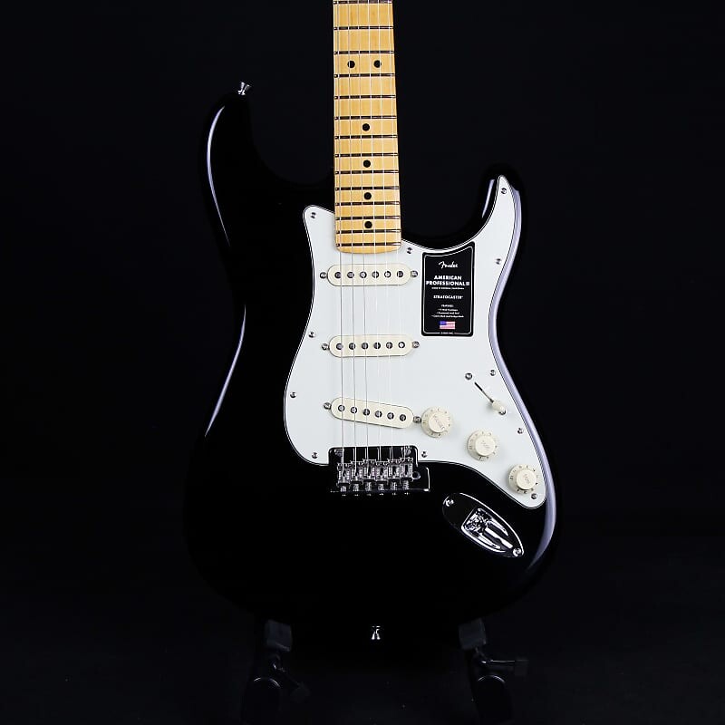 

Fender American Professional II Stratocaster SSS - Накладка на гриф из черного клена (US22092873)