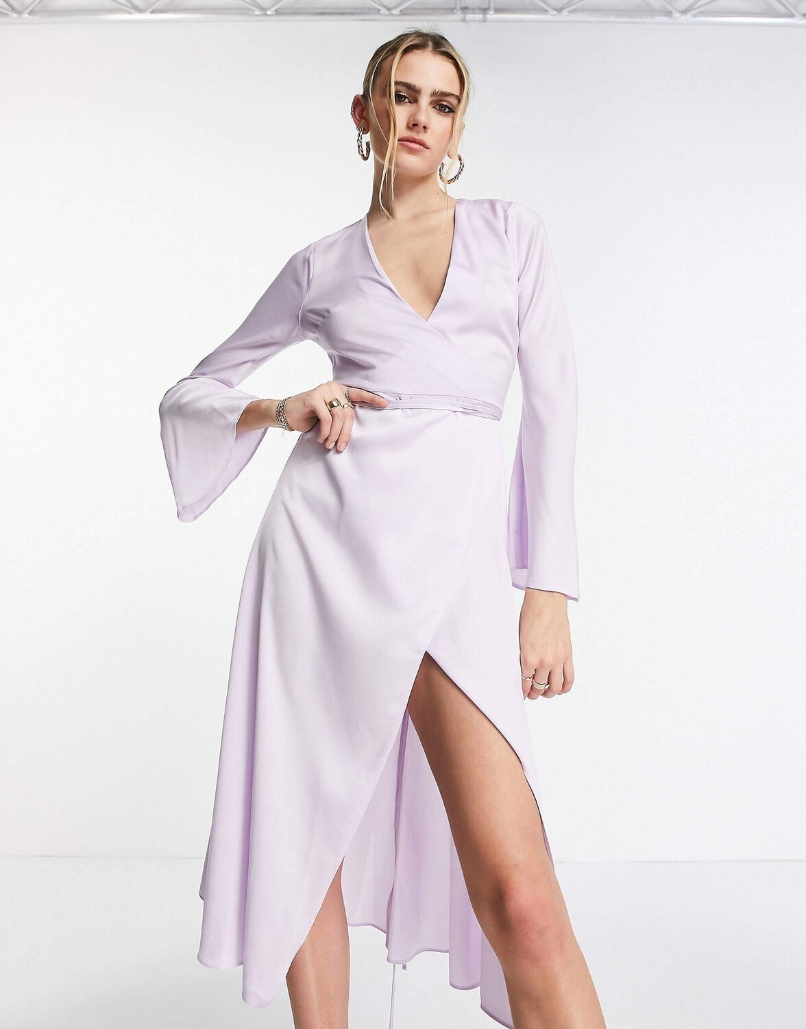 

Платье миди с запахом и завязками на талии Asos Design, лиловый (Размер 46 RU)