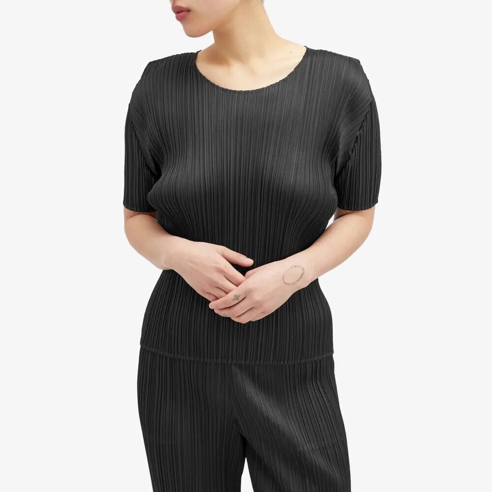 

Pleats Please Issey Miyake Футболка Basics со складками, черный