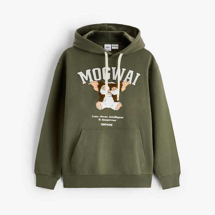 

Худи Zara Gremlins x Tm Warner Bros Print, темно-зеленый