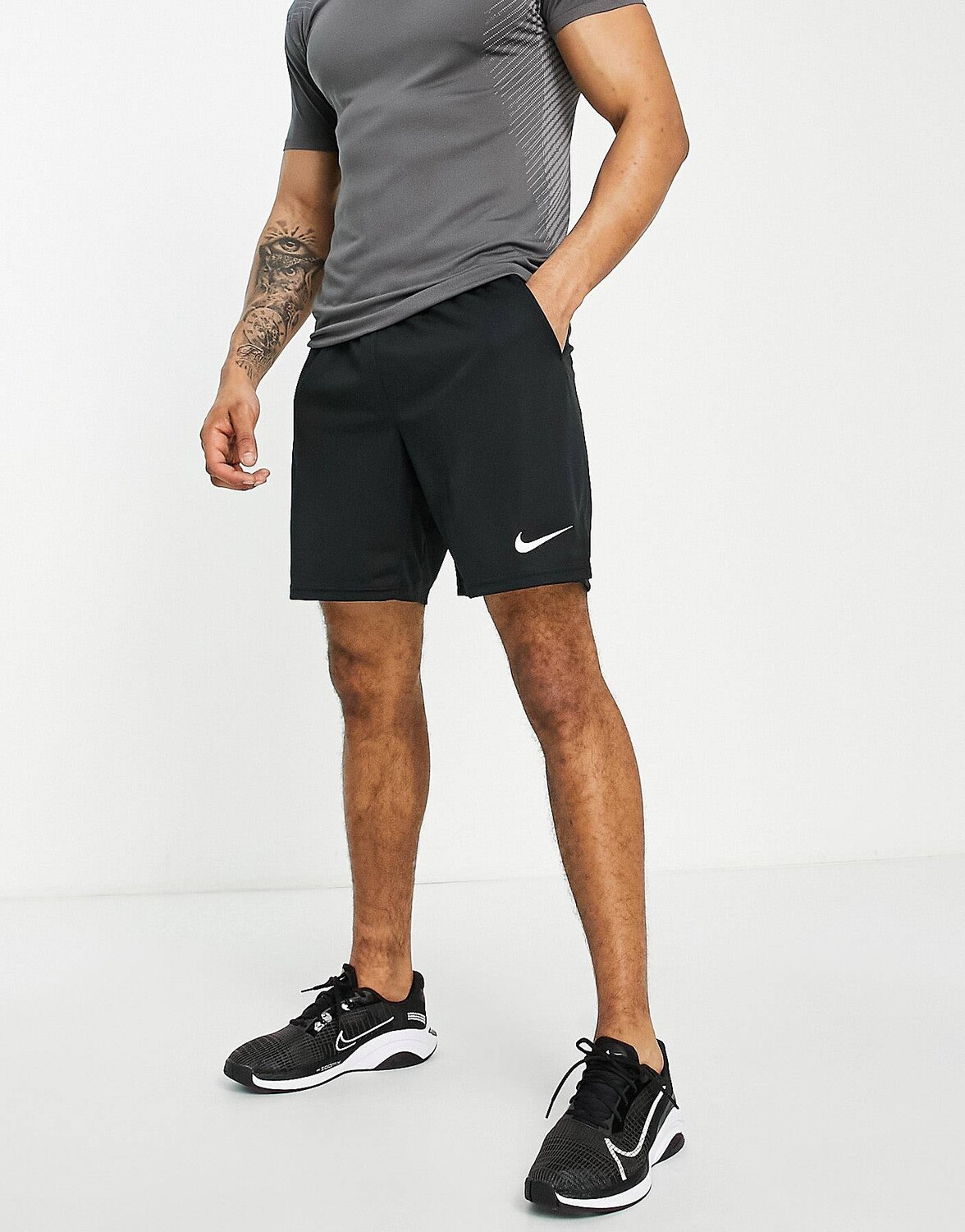 

Черные вязаные шорты Nike Training Dri-FIT 6 дюймов