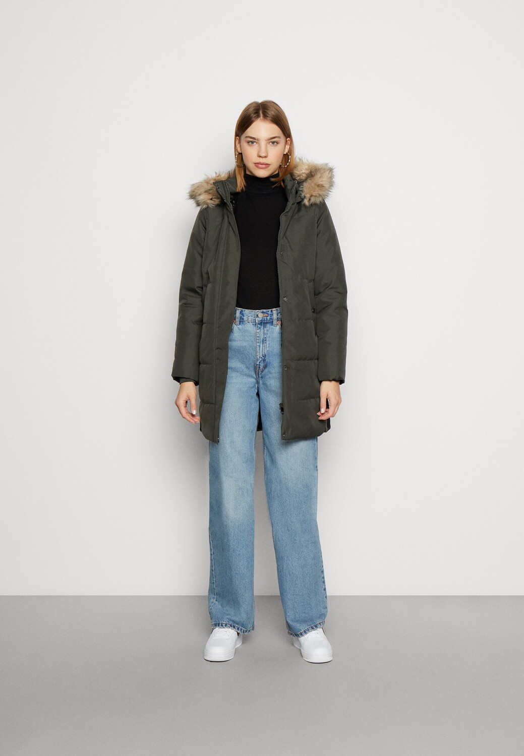 

Пальто Vero Moda, темно-зеленый
