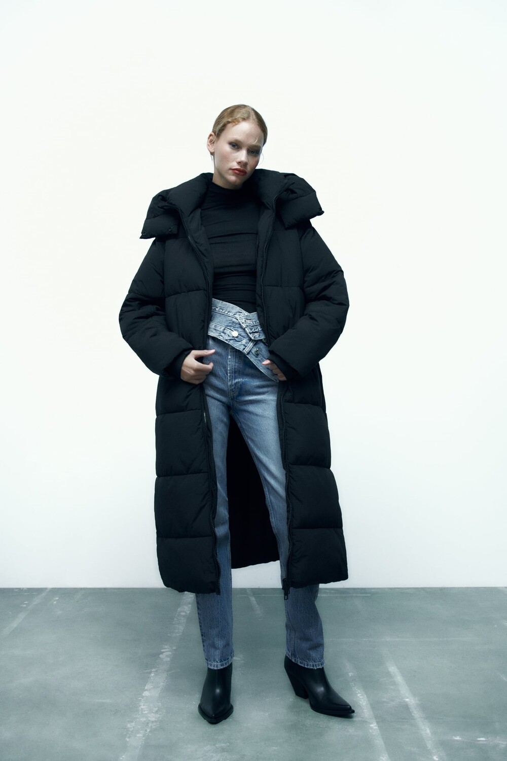 

Удлиненное пуховое пальто ZARA, черный