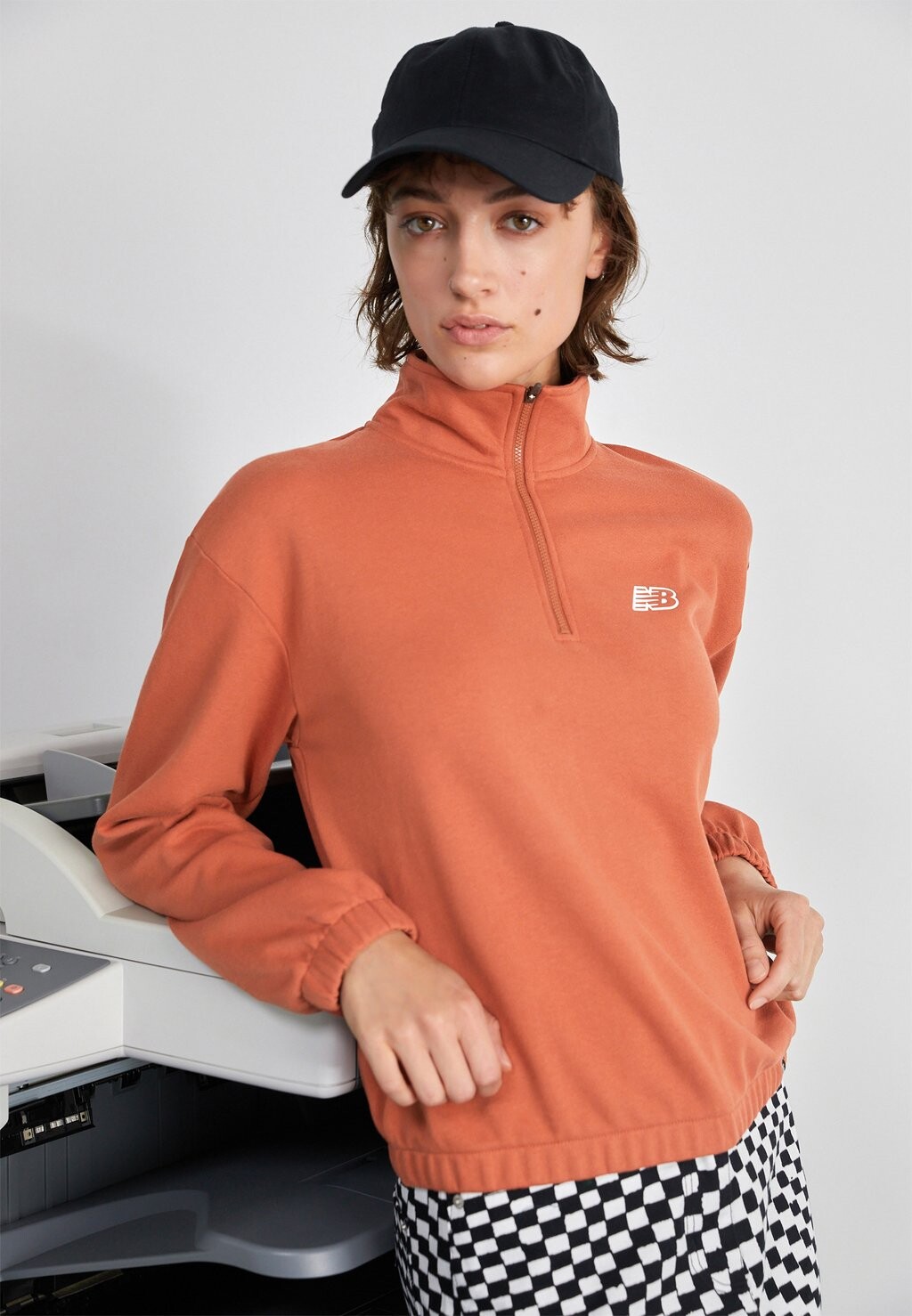 

Толстовка New Balance, Коричневый
