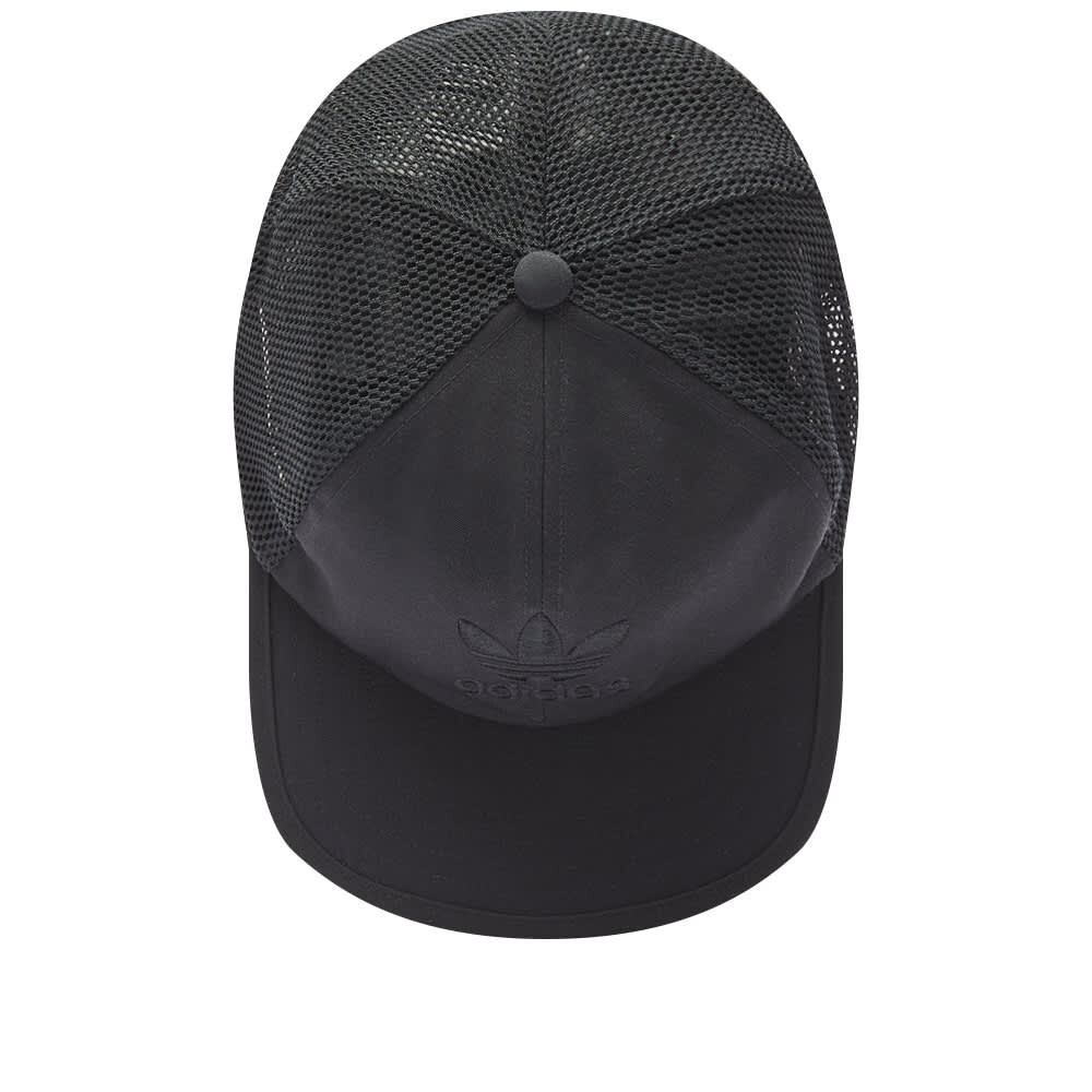 

Кепка дальнобойщика Adidas