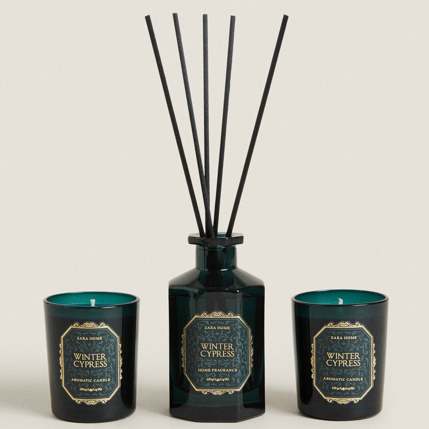 

Подарочный набор Zara Home Winter Cypress, ароматический диффузор 100 мл и 2 мини-свечи
