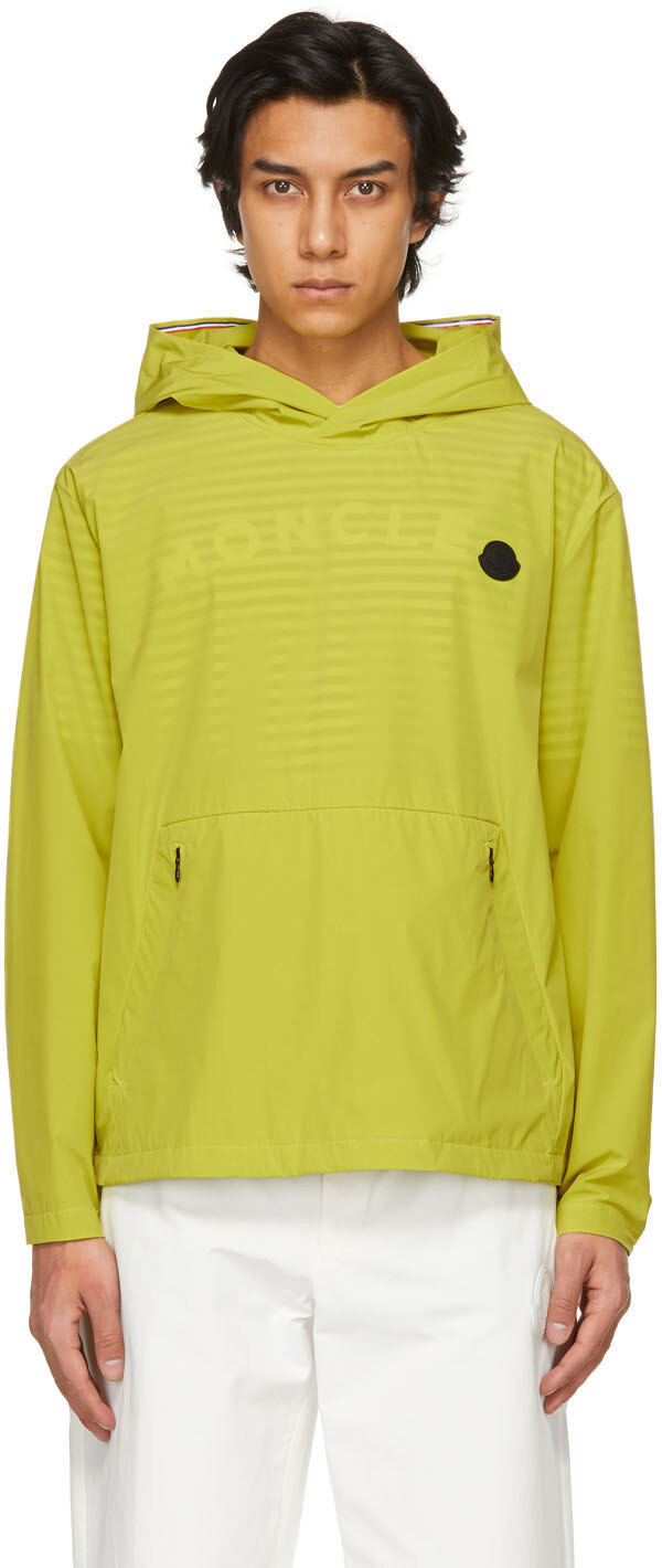 

Желтая куртка Escalle Moncler