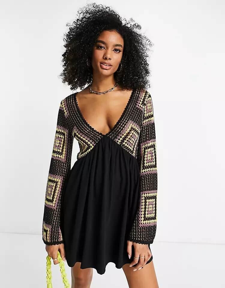 

Мини-платье ASOS DESIGN с расклешенными рукавами, вязаное крючком, черный