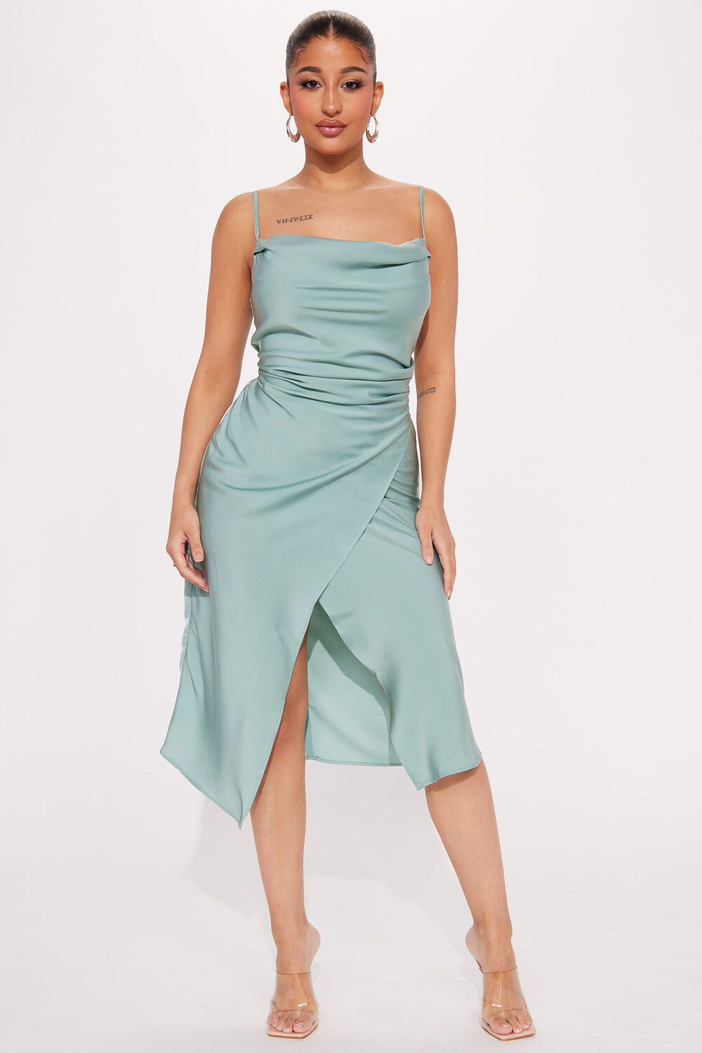 

Платье Fashion Nova HF23F372, шалфей