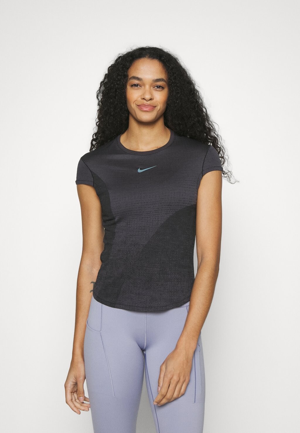 

Спортивная футболка Nike, Серый