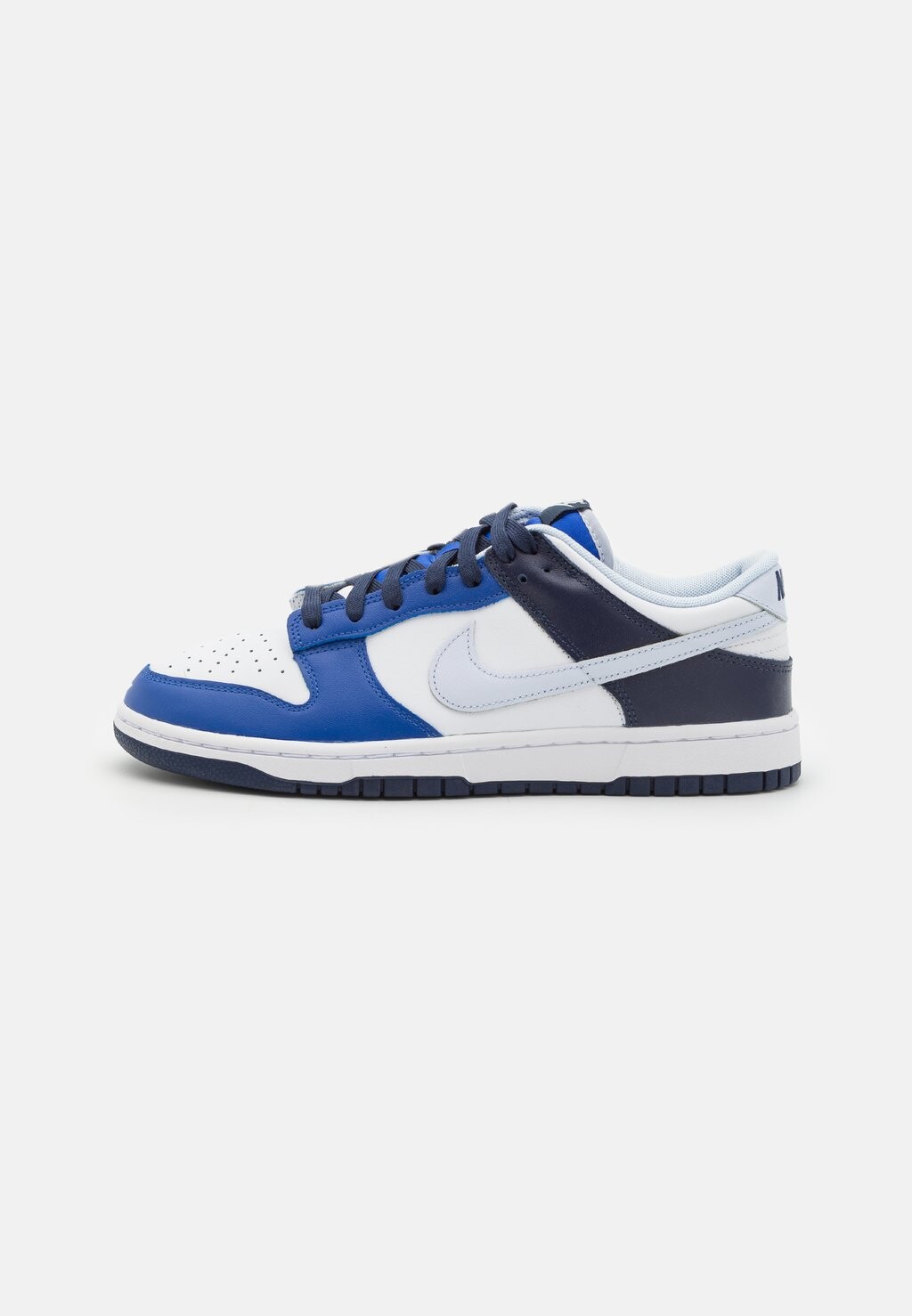 

Низкие кроссовки Dunk Nike, цвет white/football grey/game royal/midnight navy, Серый