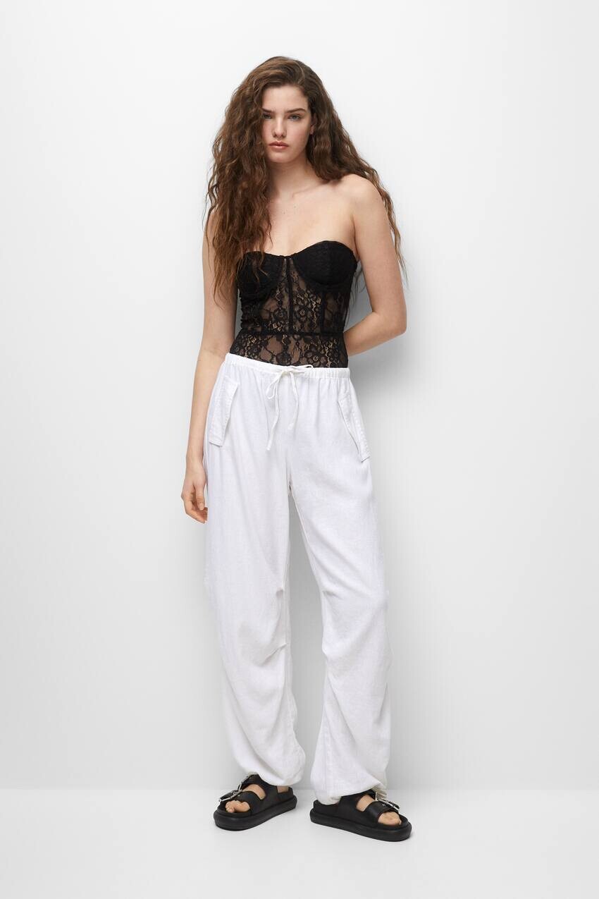 

Брюки-парашюты в деревенском стиле Pull&Bear, белый