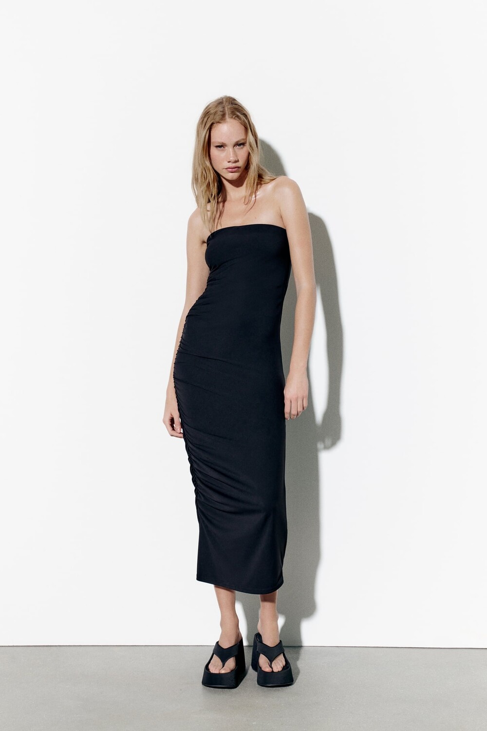 Платье миди с драпировкой ZARA, черный