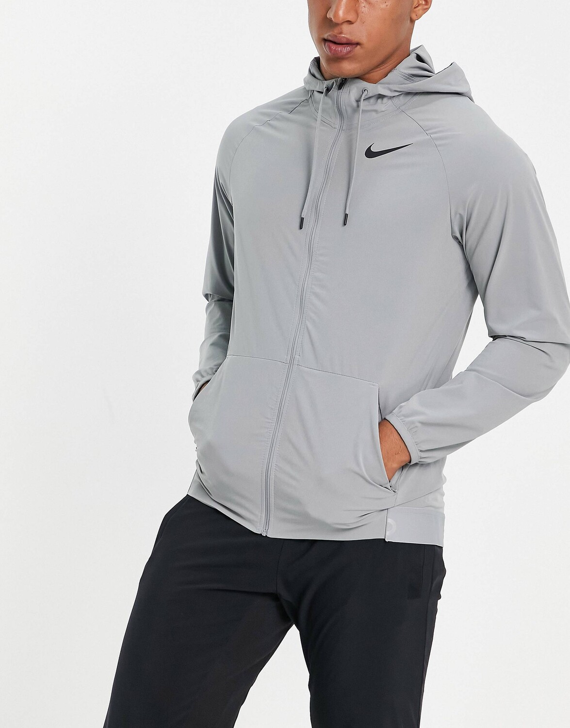 

Серая куртка с капюшоном Nike Pro Training Flex Vent Max