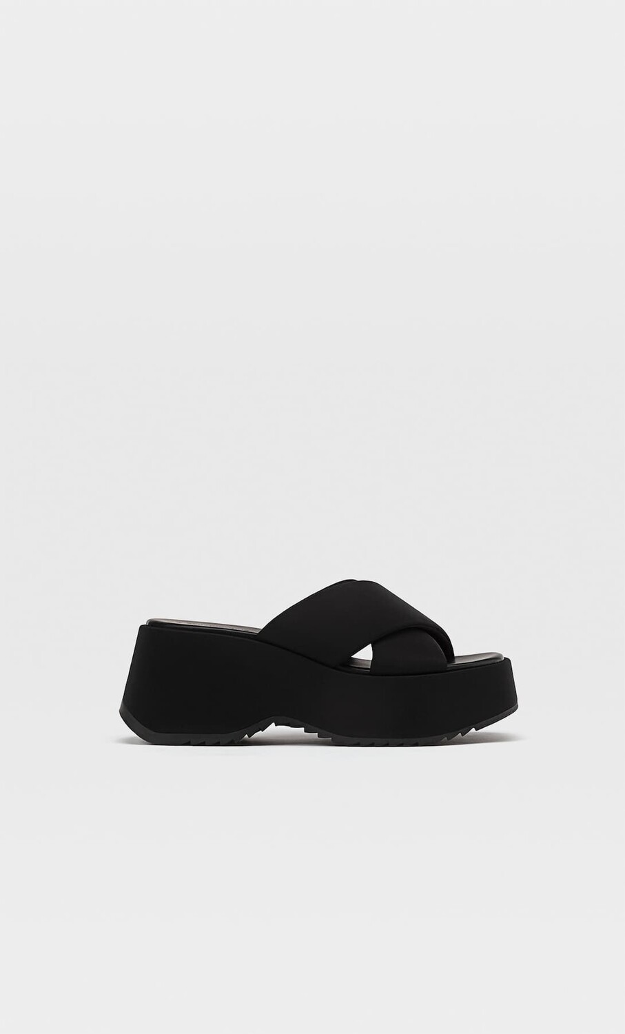 

Сандалии на платформе Stradivarius, черный