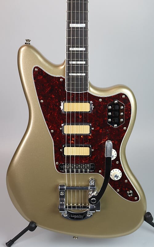 

Fender Gold Foil Jazzmaster Shoreline Gold