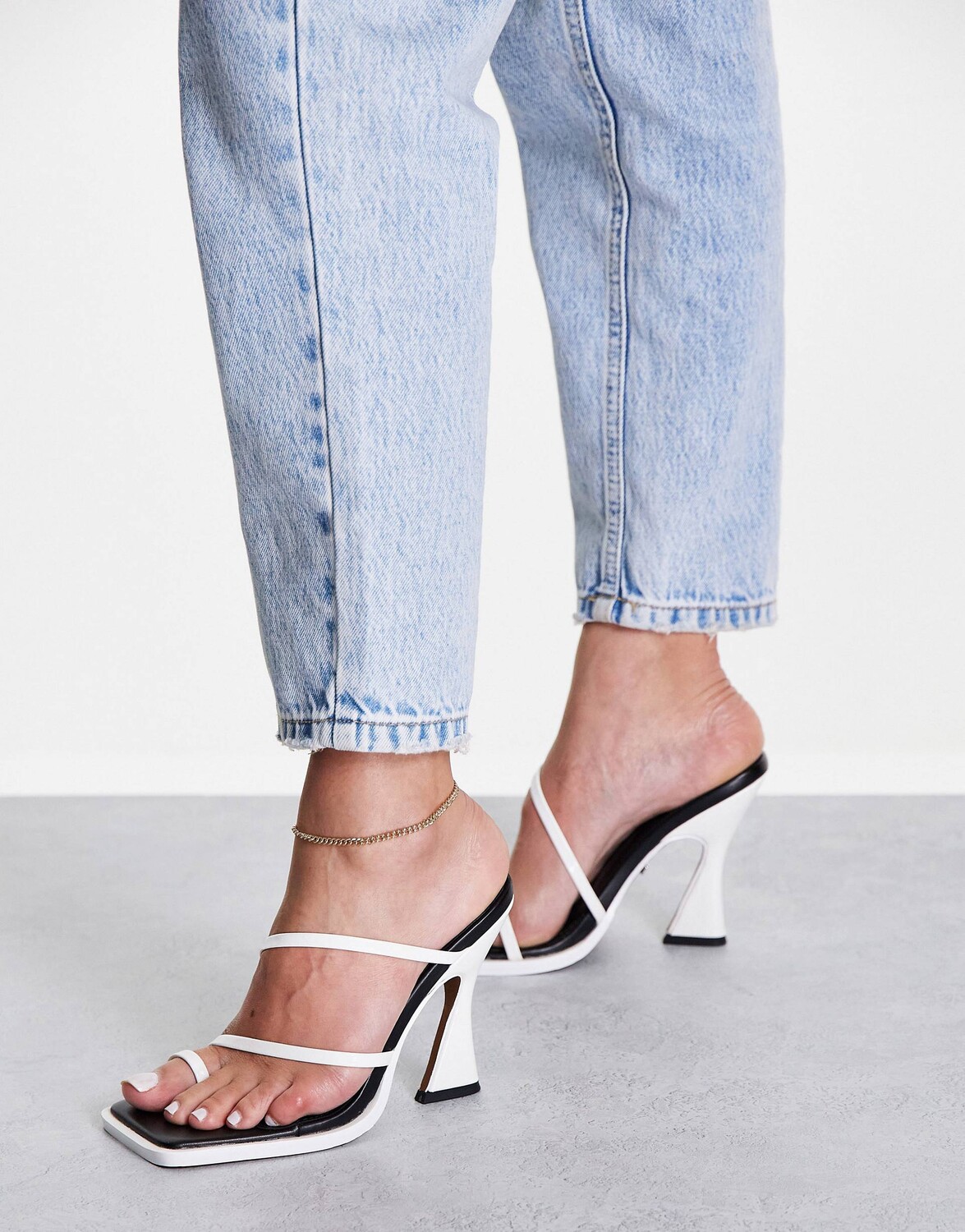 

Белые высокие мюли с ремешками Topshop Nicole