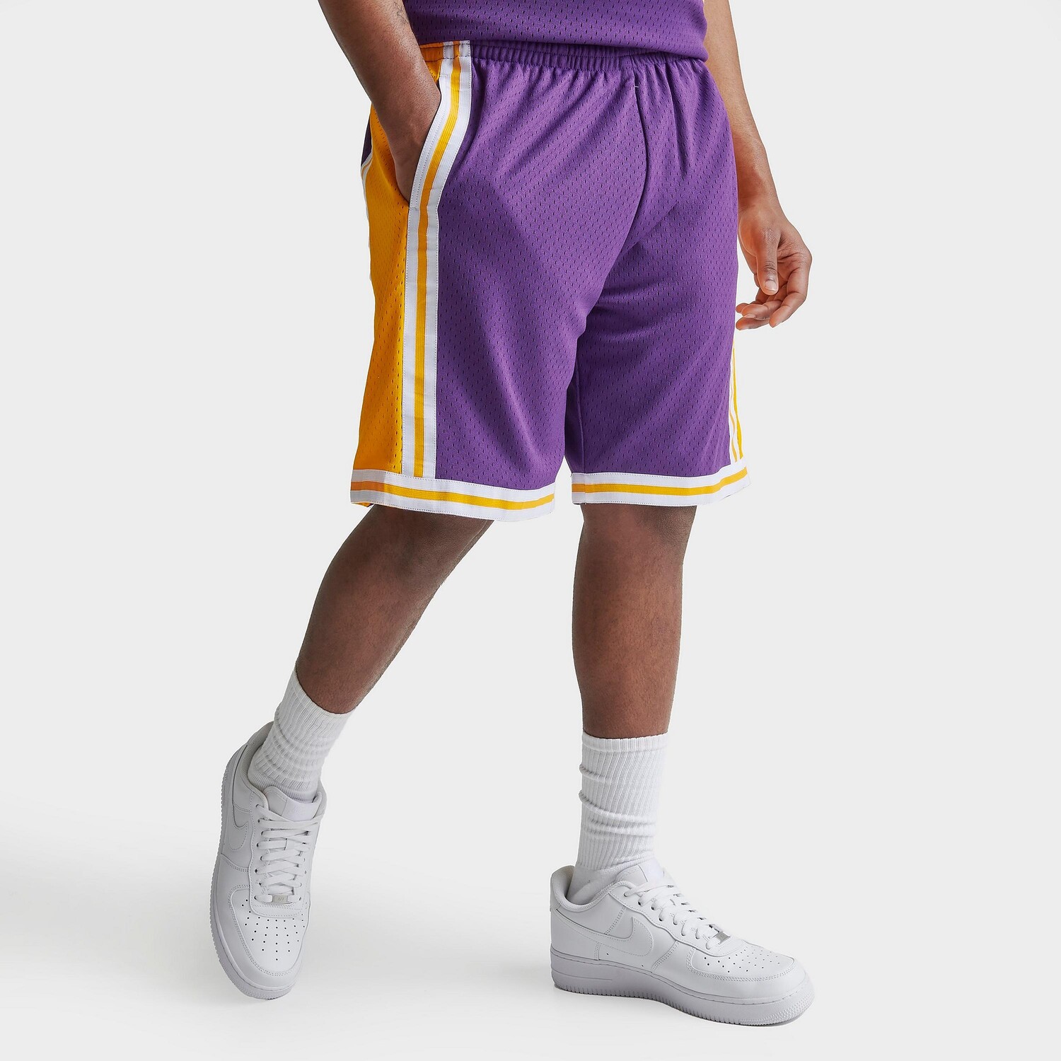 

Мужские баскетбольные шорты Mitchell & Ness Los Angeles Lakers NBA 1996-97 Away Swingman, фиолетовый