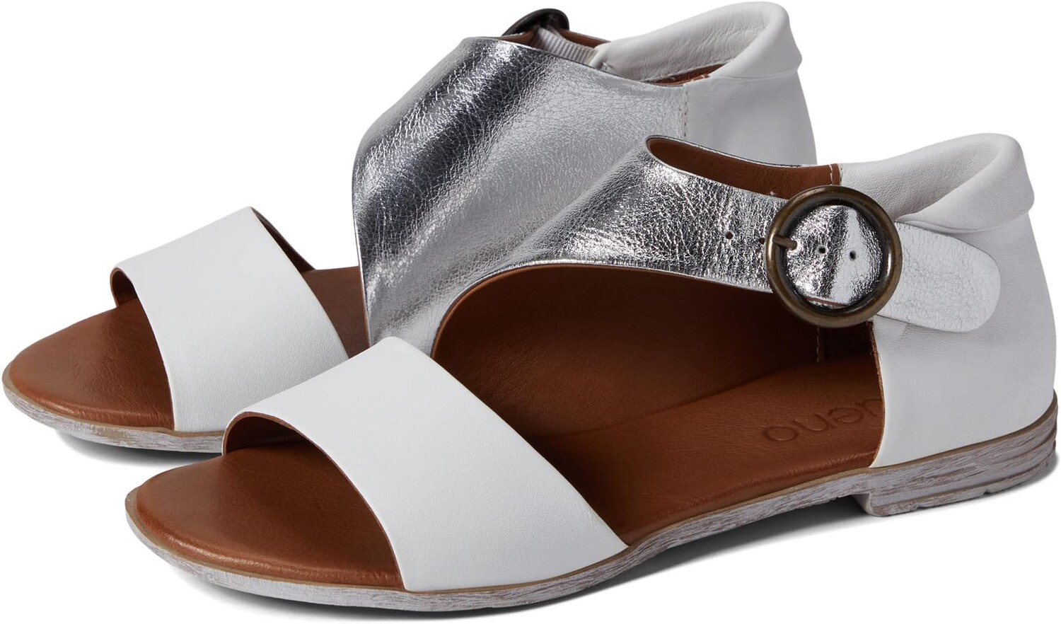 

Сандалии на плоской подошве Yvonne Bueno, цвет White/Silver Metallic