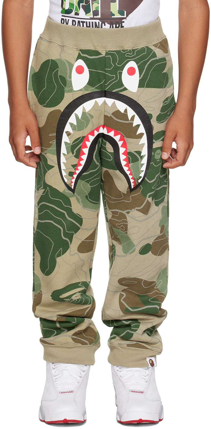 

BAPE Kids Бежевые спортивные штаны 1st Camo Shark