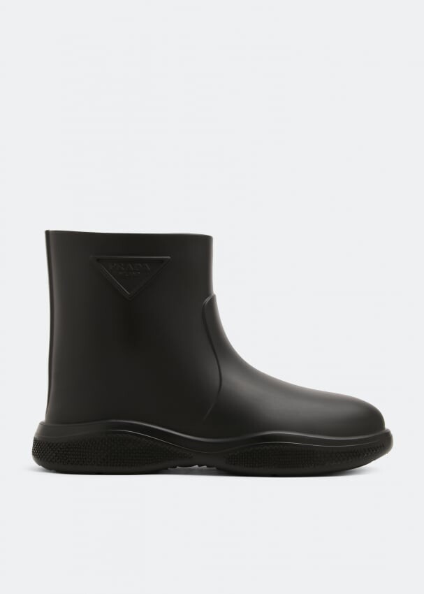 

Ботинки PRADA Black foam boots, черный