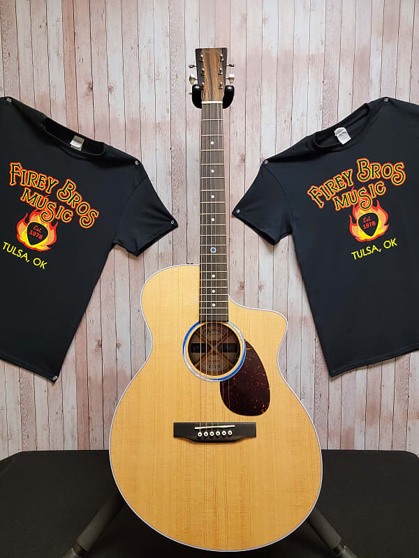 

2021 Martin Road Series SC-13E с мягким корпусом из ели / шпона коа Road Series SC-13E w/Soft Case