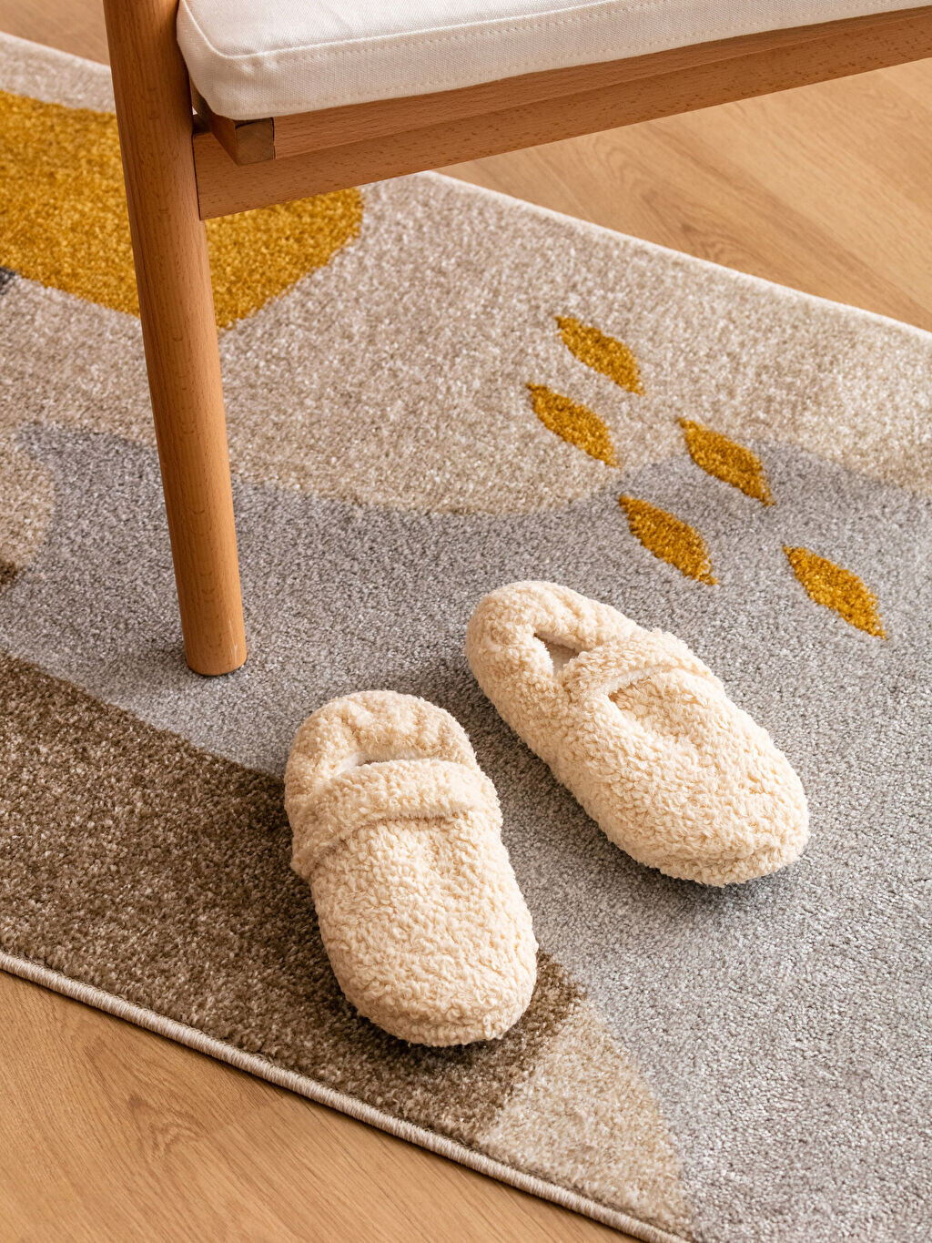 

Женские домашние тапочки на липучках LCW Home