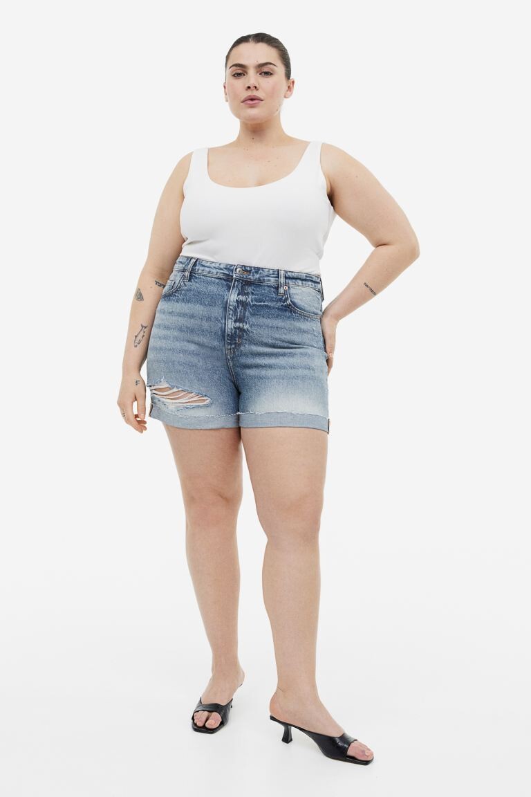 

H&M+ Высокие джинсовые шорты Mom Comfort, джинсовый синий