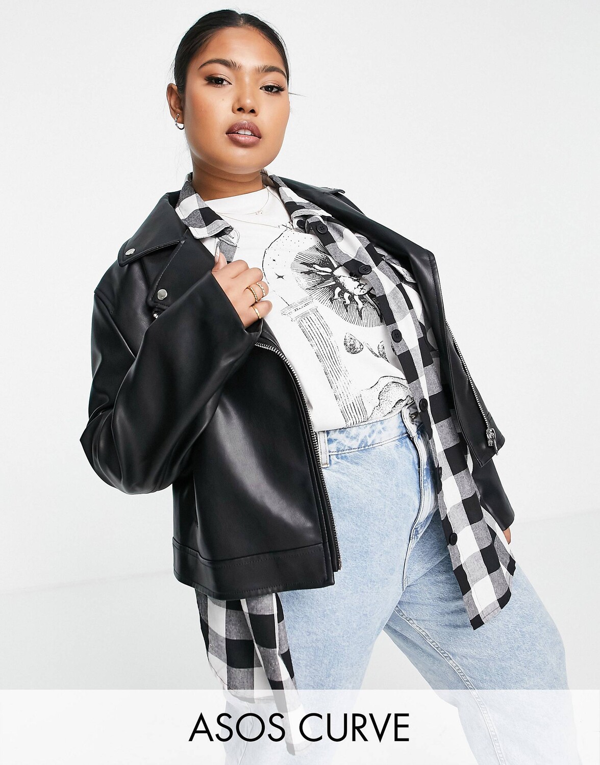 

Черная байкерская куртка из искусственной кожи ASOS DESIGN Curve Ultimate