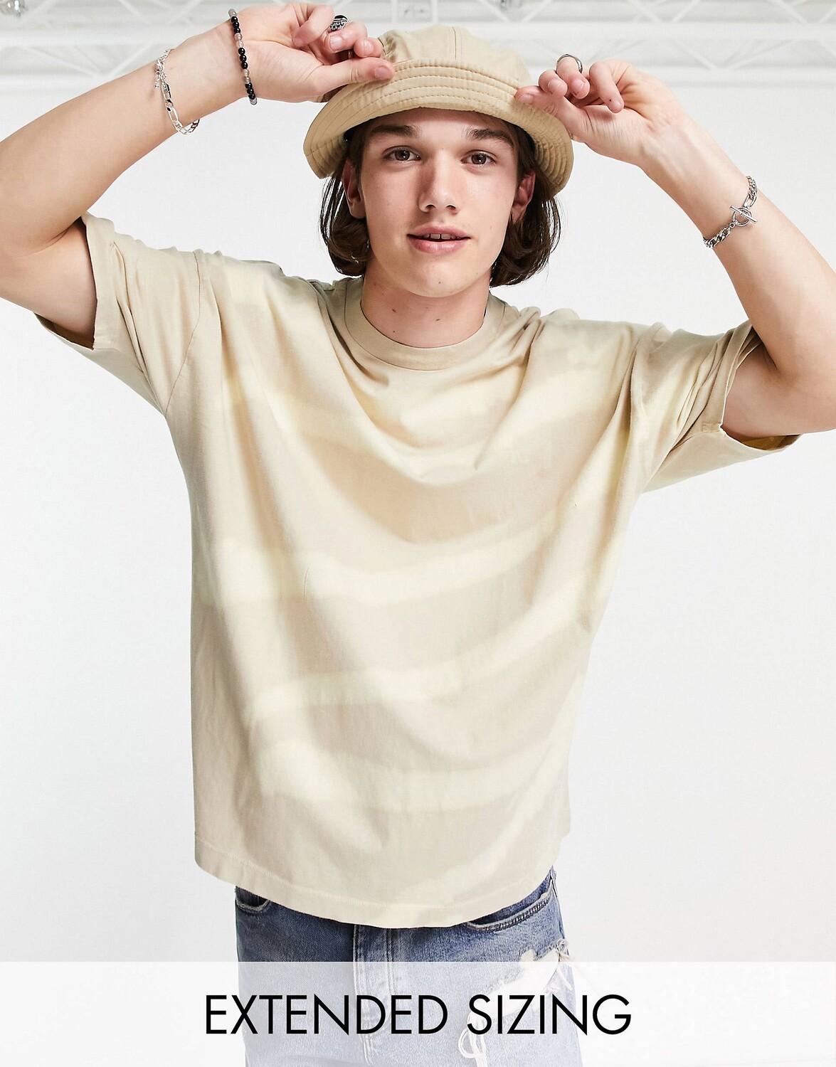 

Нейтральная выбеленная футболка оверсайз ASOS DESIGN