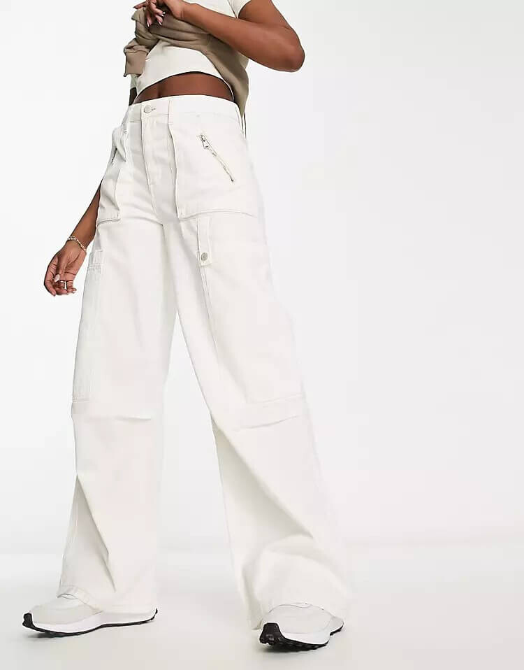 

Широкие джинсовые брюки карго Pull&Bear, белый