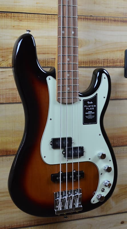 Новый Fender Player Plus Precision Bass Three Tone Sunburst с мягким футляром