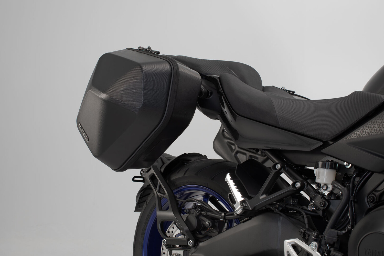

Боковая система бокового корпуса SW-Motech URBAN ABS - 2x 16,5 л. Yamaha Niken (18-).,