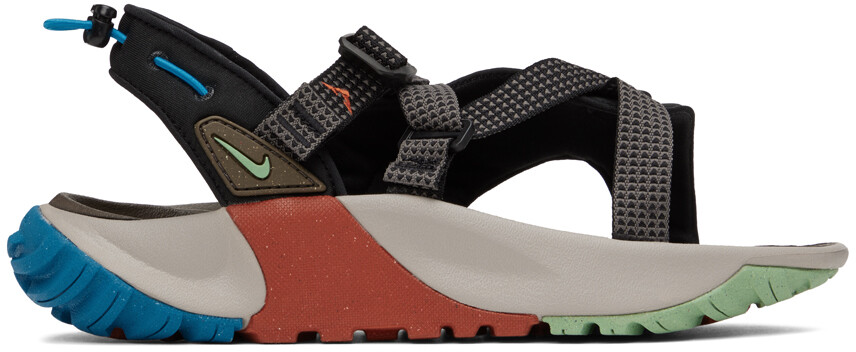 

Черно-серые сандалии Oneonta Nike