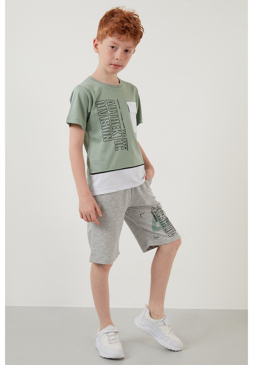 

Спортивный костюм REGULAR FIT SHORTS AND T-SHIRT LELA, цвет sea green